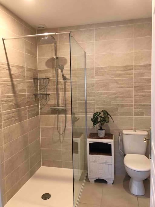 Riverside Lodge シャブリ エクステリア 写真